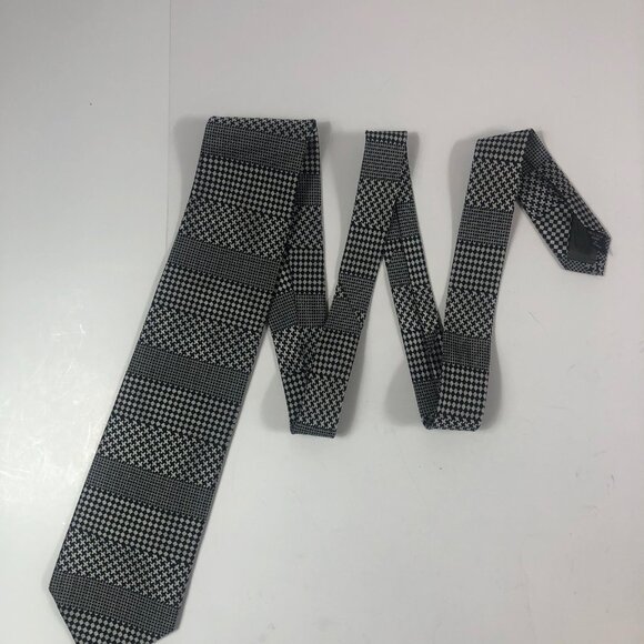 Alexiano - Silk Gray/ Black Multiple Checkered Patterns 100% Silk Tie - Picture 2 of 6